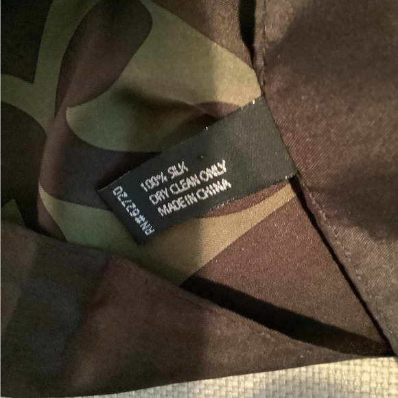 SILK SCARF NWOTS - Picture 2 of 2